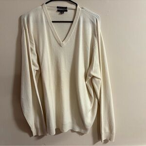 Club Room Men's Cream V-Neck Sweater
